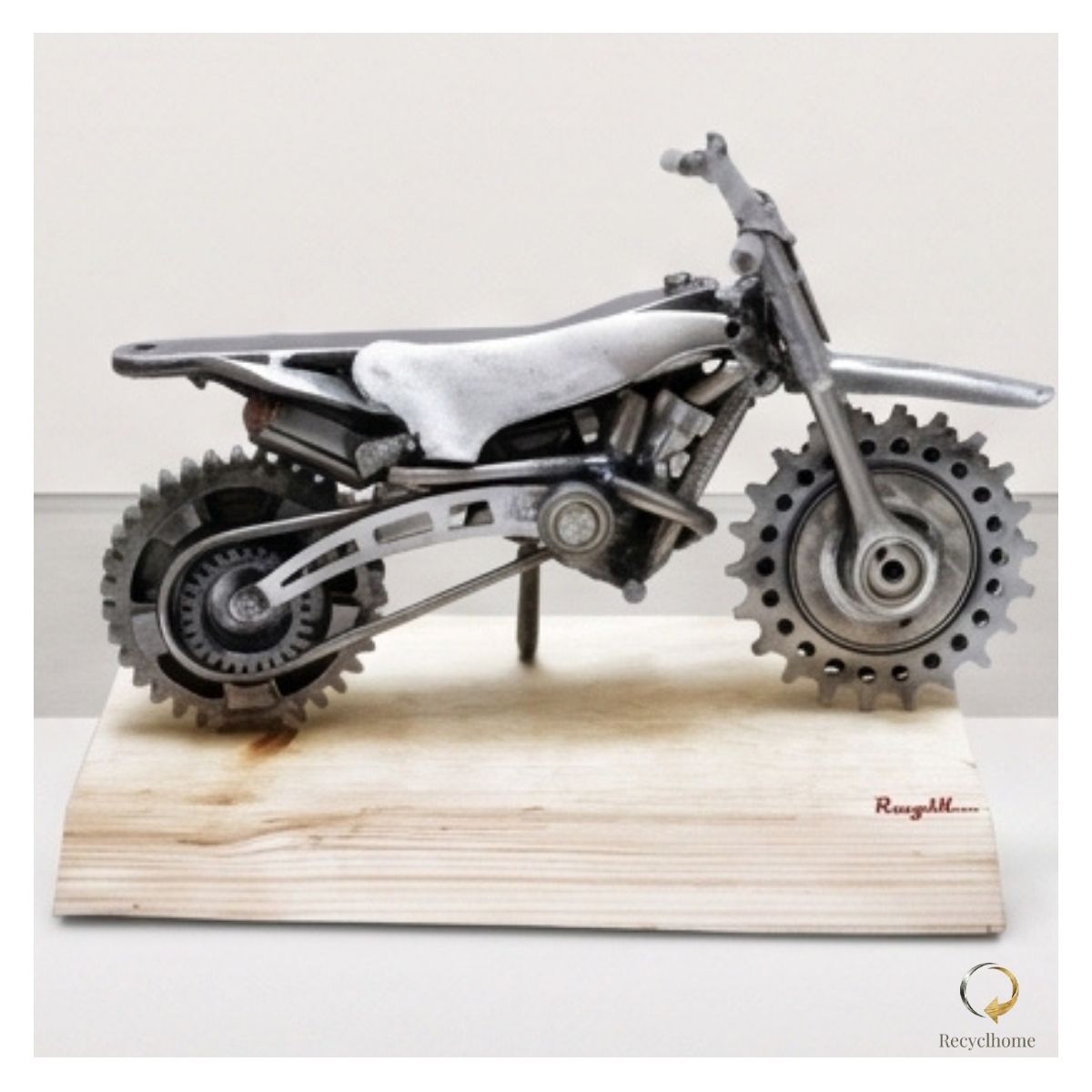 Sculpture moto cross en métal recyclé présentée dans une galerie d'art, Cross to St Tropez par Recyclhome