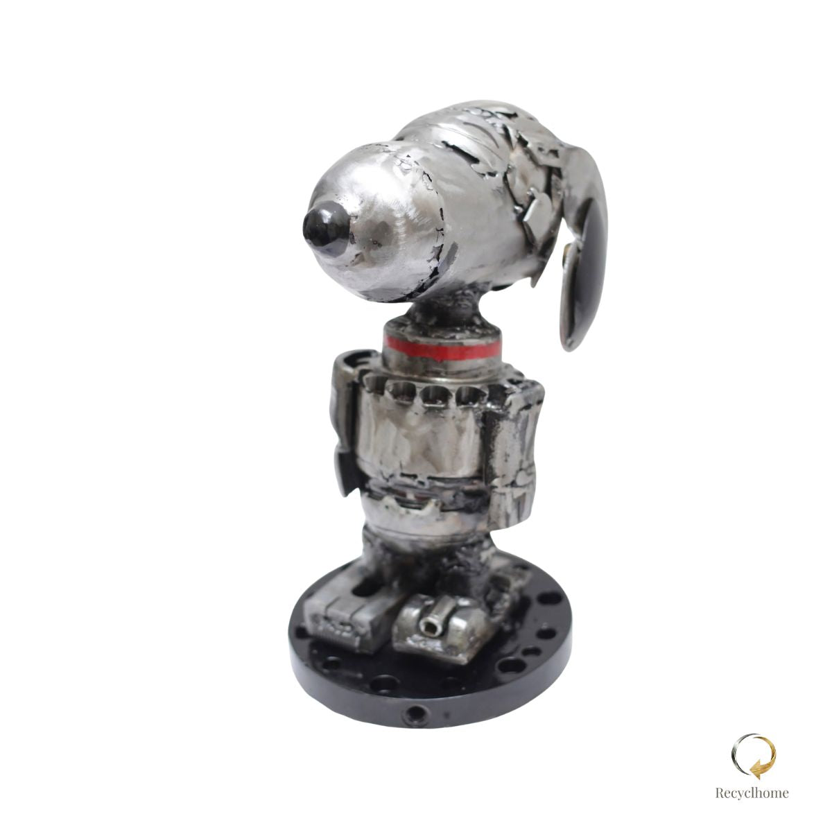 Snoopy, création artisanale assemblée à la main avec des pièces récupérées