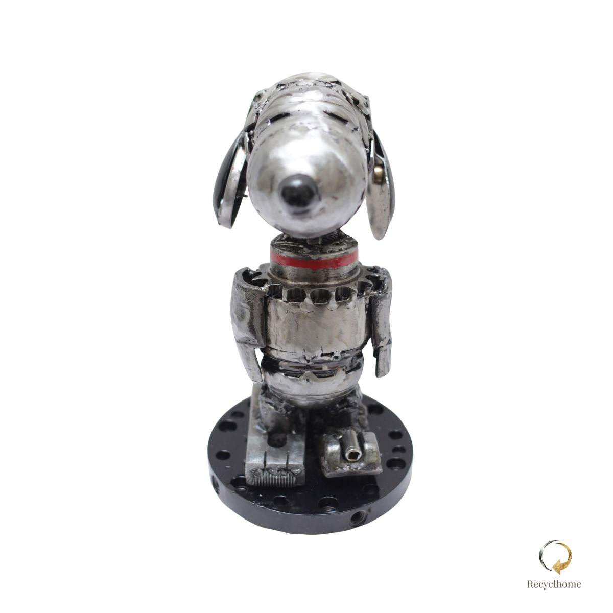 Sculpture Snoopy en métal recyclé, autre vue de l'œuvre